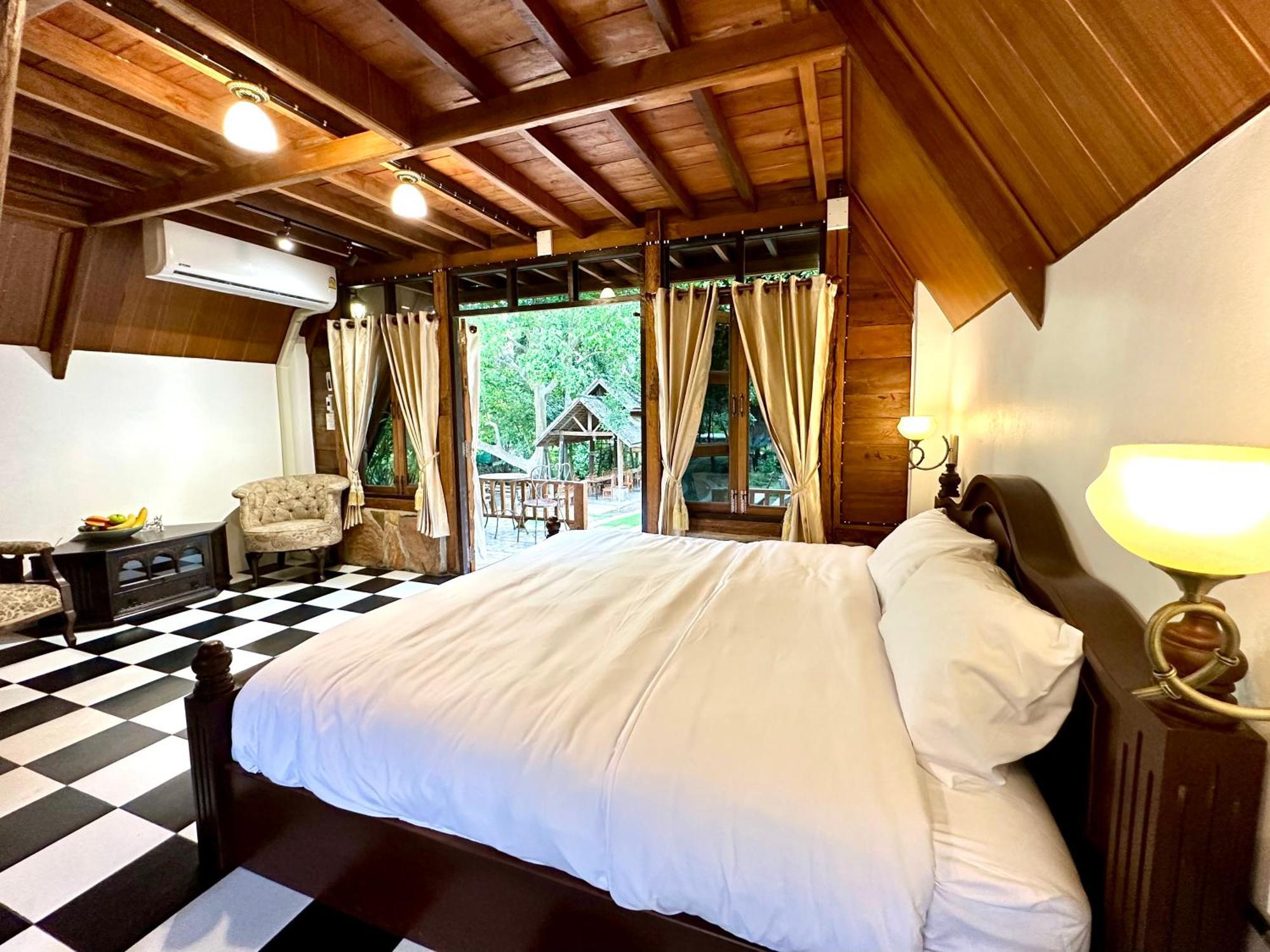 Отель Ban Kaew Mo Ra Glamping & Restaurant Pang Mapha Экстерьер фото