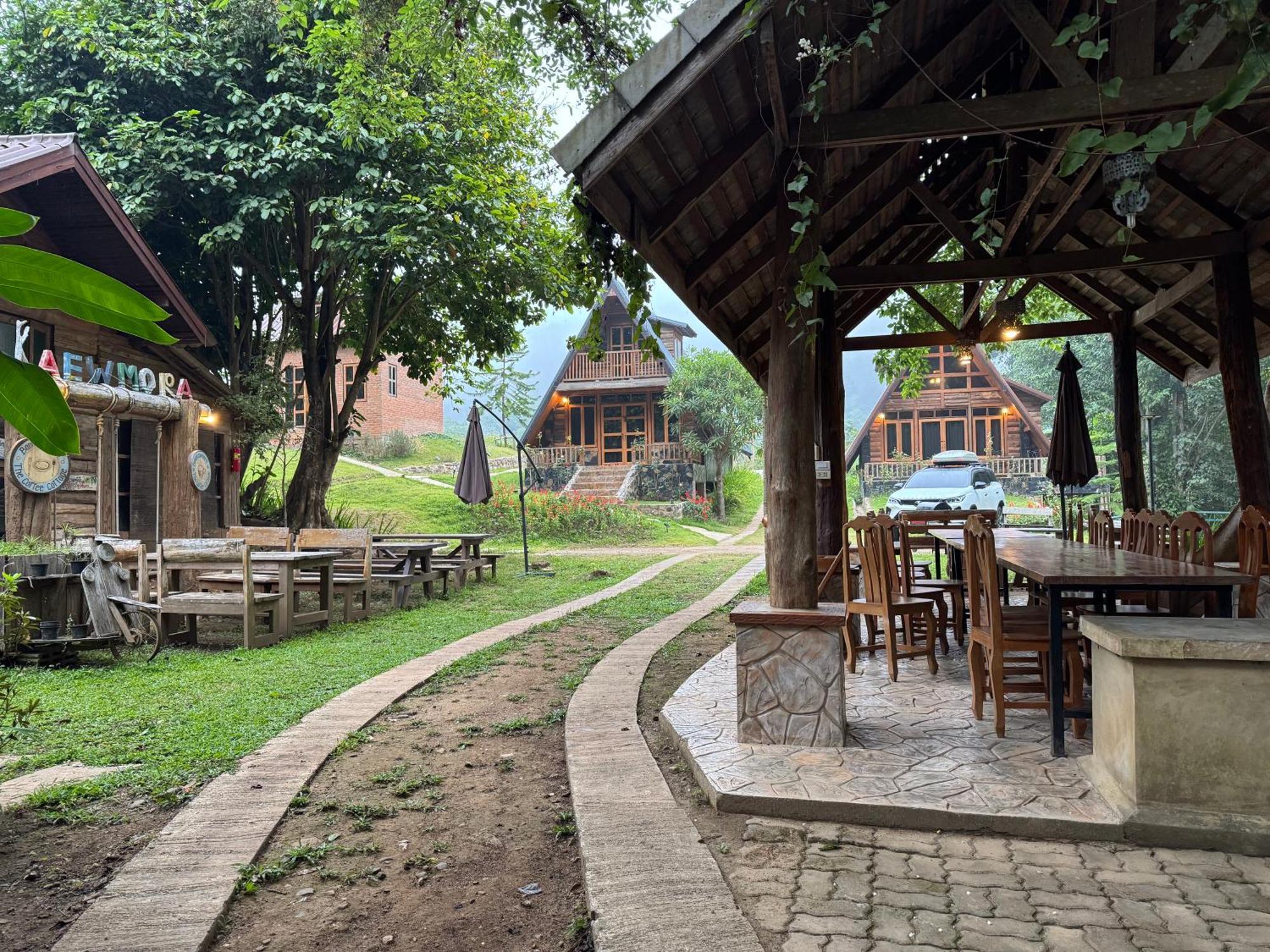Отель Ban Kaew Mo Ra Glamping & Restaurant Pang Mapha Экстерьер фото