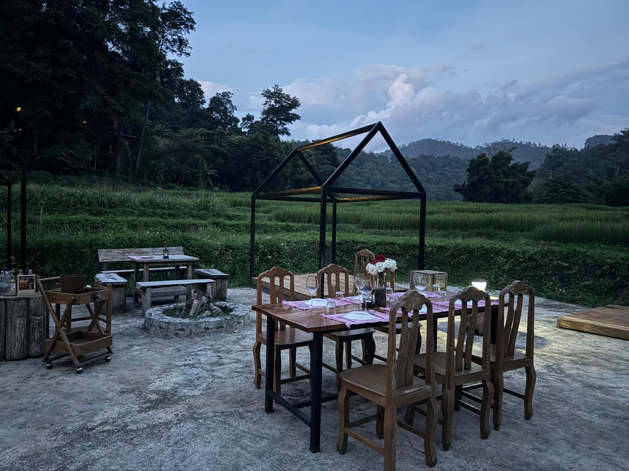Отель Ban Kaew Mo Ra Glamping & Restaurant Pang Mapha Экстерьер фото