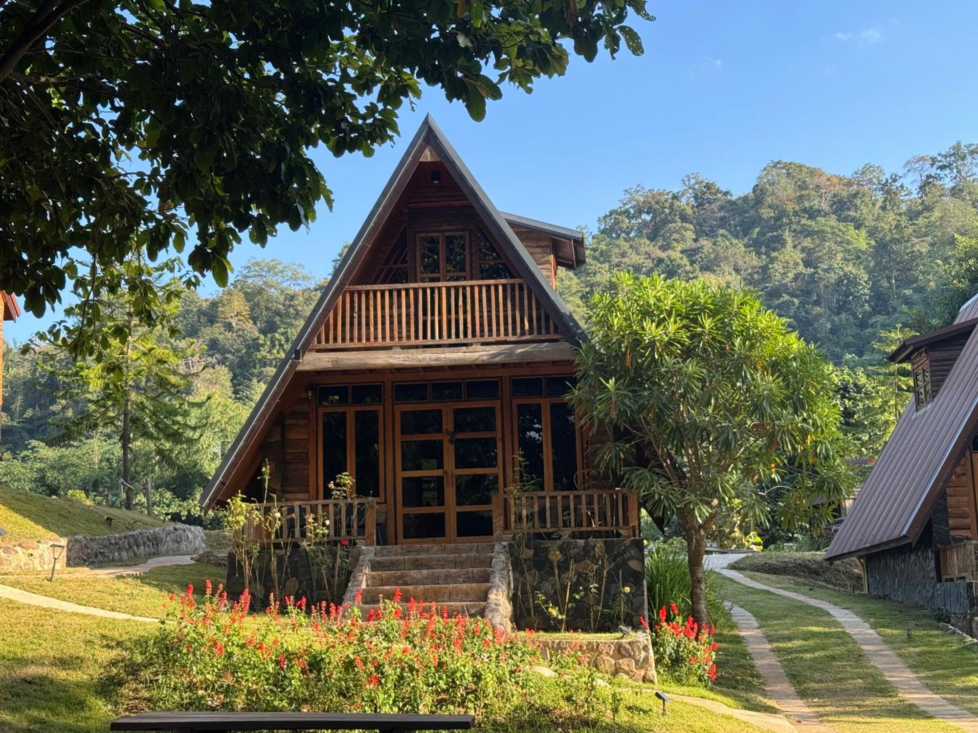 Отель Ban Kaew Mo Ra Glamping & Restaurant Pang Mapha Экстерьер фото