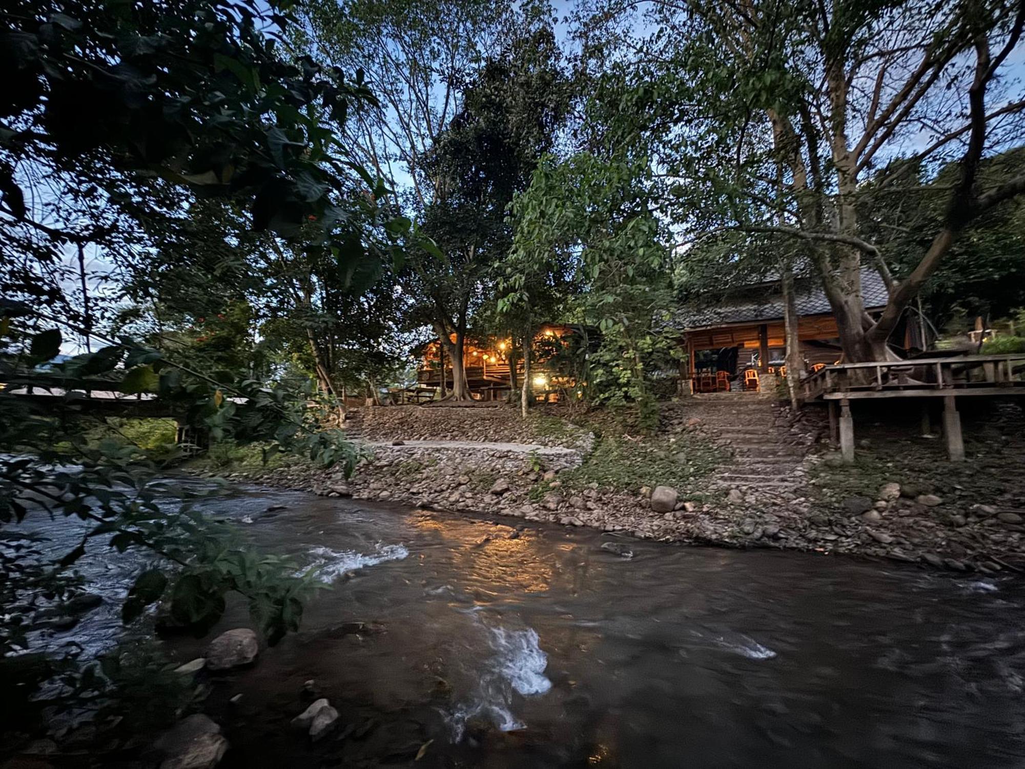 Отель Ban Kaew Mo Ra Glamping & Restaurant Pang Mapha Экстерьер фото
